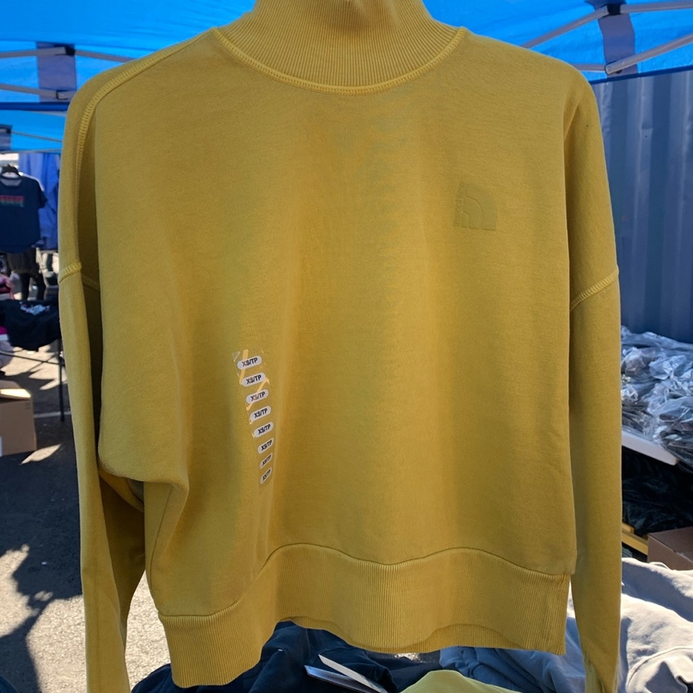 Womens sweater NWT